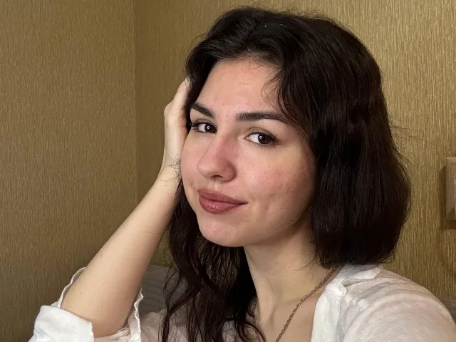 CristieTarvin camgirl live amateur webcam