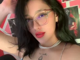 TatianaOnnel camgirl live amateur webcam