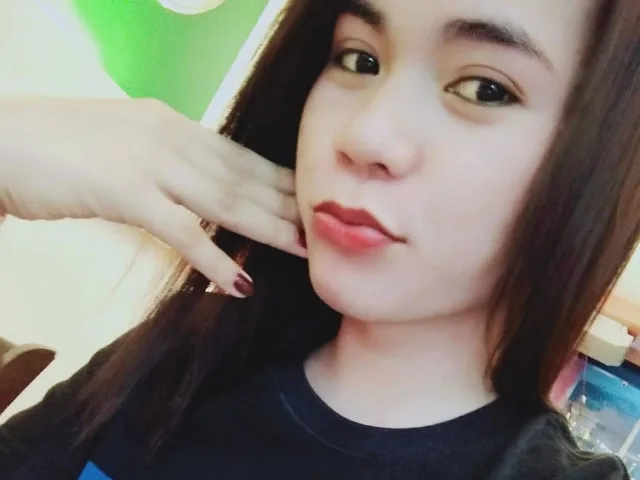 TSLucyMore-hot camgirl live amateur webcam