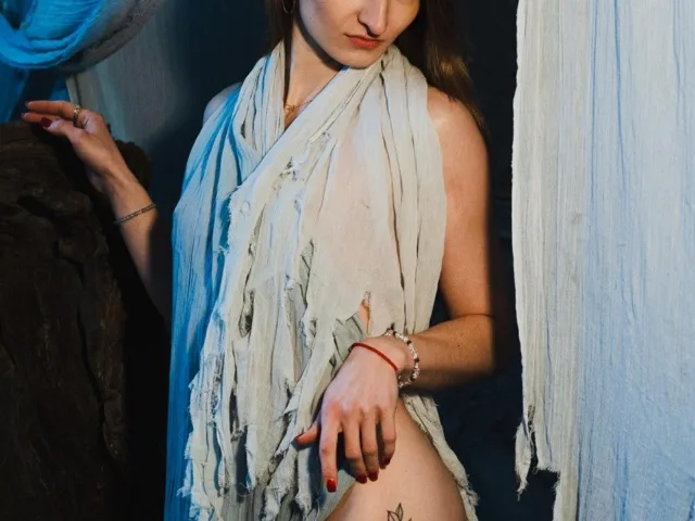 GwynBartell camgirl live amateur webcam
