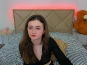 CyrenaLuxe camgirl live amateur webcam