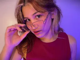 ElodieGardner camgirl live amateur webcam