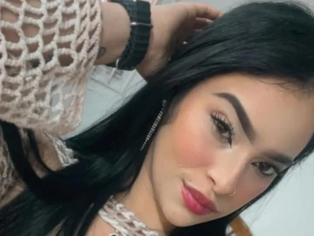 RoxanneDupond camgirl live amateur webcam
