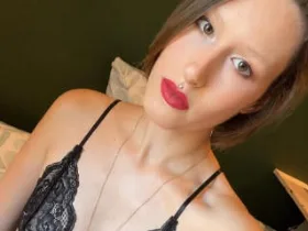 JadeFrenchKiss camgirl live amateur webcam