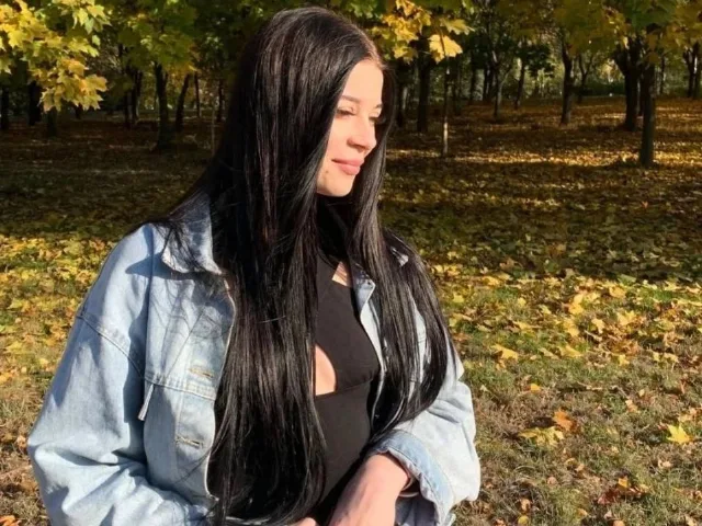 LunaAdika69 camgirl live amateur webcam