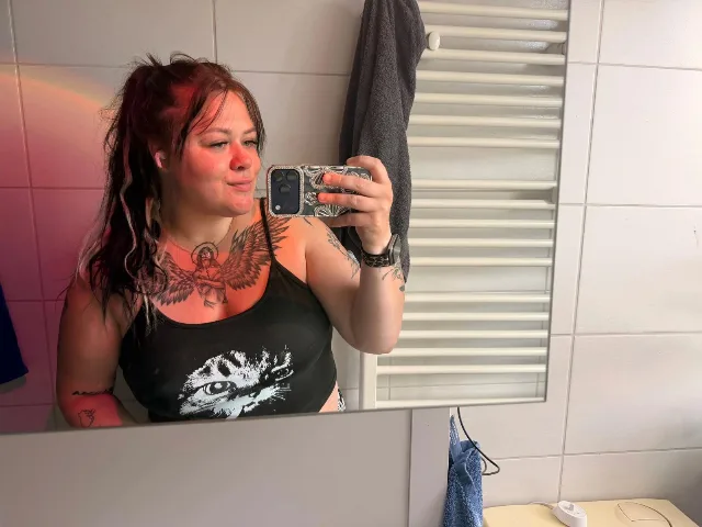 Prettyjosi-hot camgirl live amateur webcam