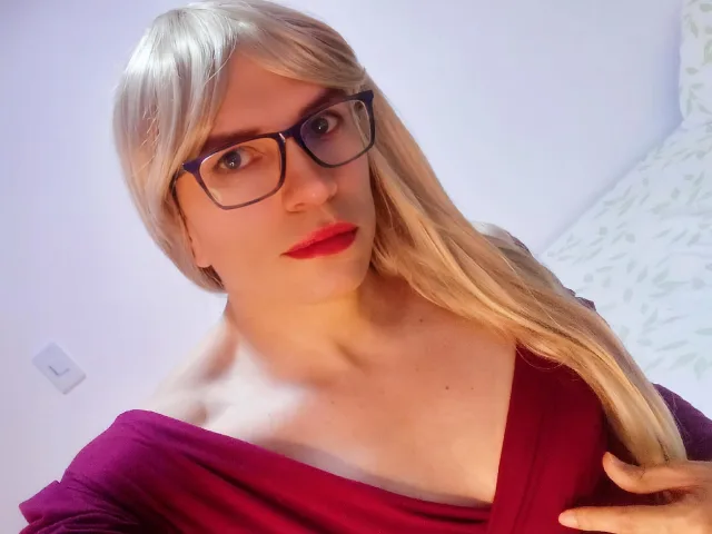 DannyHhot camgirl live amateur webcam