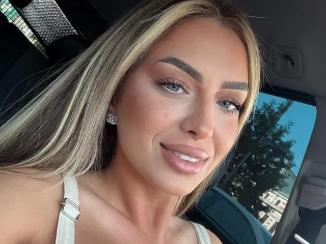 EmmaEmber camgirl live amateur webcam
