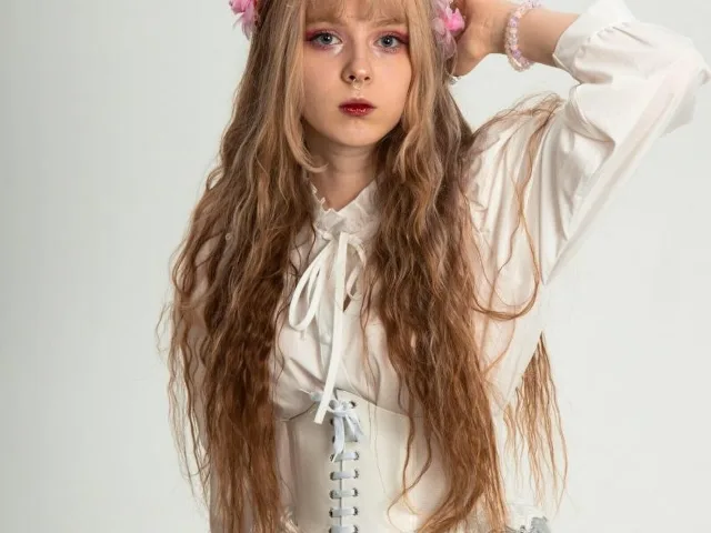 LouellaCardenal camgirl live amateur webcam