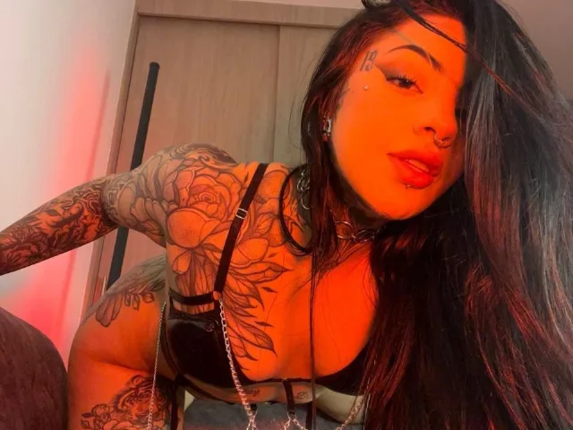 Milamonty camgirl live amateur webcam