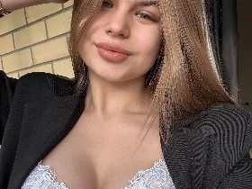 VanesaLucic camgirl live amateur webcam
