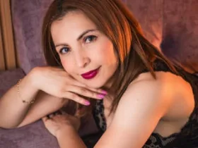 VivienneNoir camgirl live amateur webcam