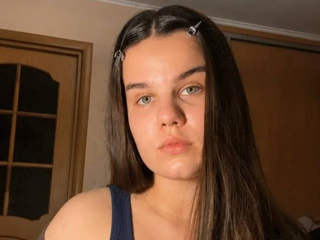 DiamondDvorsky camgirl live amateur webcam