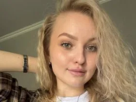NievesMegee camgirl live amateur webcam