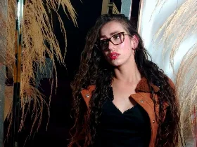 NatashaKraucer camgirl live amateur webcam