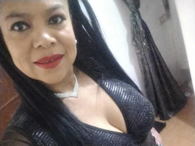 HelenaHott camgirl live amateur webcam