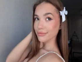 YiSadorra camgirl live amateur webcam