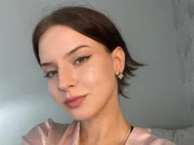 DignaMews camgirl live amateur webcam
