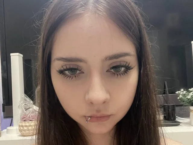 MorganCastellanoz camgirl live amateur webcam