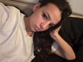 Molray camgirl live amateur webcam