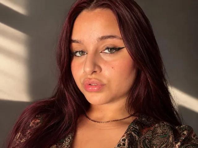 Luucie camgirl live amateur webcam