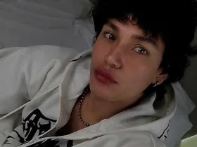 MaximilianRoth camgirl live amateur webcam