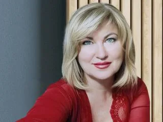 LeonieCarry camgirl live amateur webcam