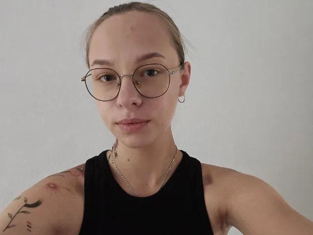 SteshaGlass camgirl live amateur webcam