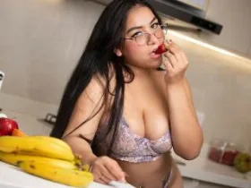LiaDilucas camgirl live amateur webcam