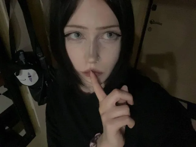 MieshaSteverson camgirl live amateur webcam