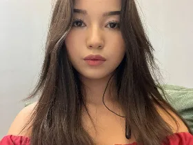 ZulaGullick camgirl live amateur webcam