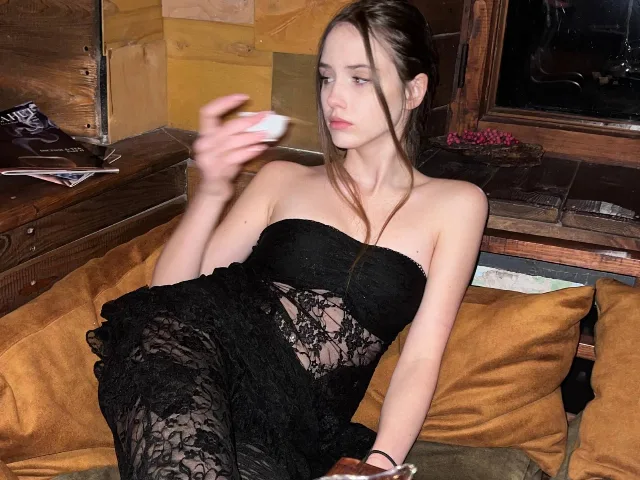 RikiFlowers camgirl live amateur webcam