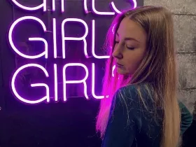 NettieHantz camgirl live amateur webcam