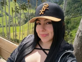 ChloeMonet camgirl live amateur webcam