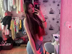 EleonoraMcaleese camgirl live amateur webcam