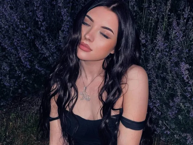 JerleneLeoni camgirl live amateur webcam