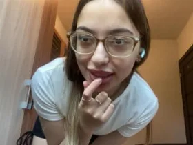 Camgirl RaneeDerienzo online - live webcam chat