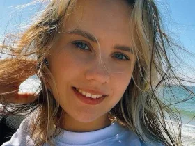 Camgirl BettyLuv online - live webcam chat