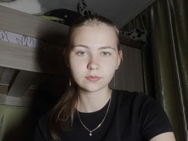 MargretWarriner camgirl live amateur webcam