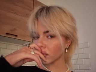 ArnettaNazario camgirl live amateur webcam