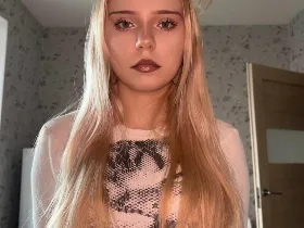 SaturninaFischbein camgirl live amateur webcam
