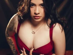 Camgirl ImMaddyy online - live webcam chat