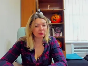 Camgirl SunnyStella online - live webcam chat