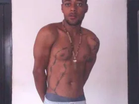 RoyBlackBig camgirl live amateur webcam