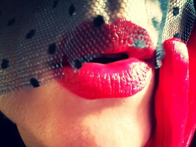 LaParisienne camgirl live amateur webcam
