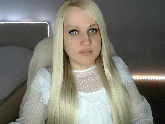 CamSmiley camgirl live amateur webcam