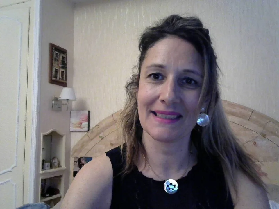 NyckyLove camgirl live amateur webcam