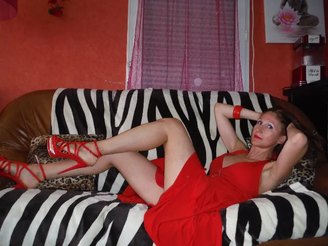 LovaLove camgirl live amateur webcam