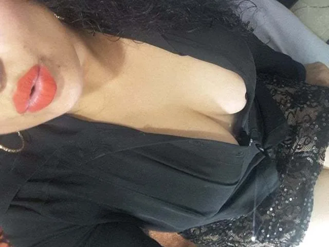 BoucheSauvage camgirl live amateur webcam