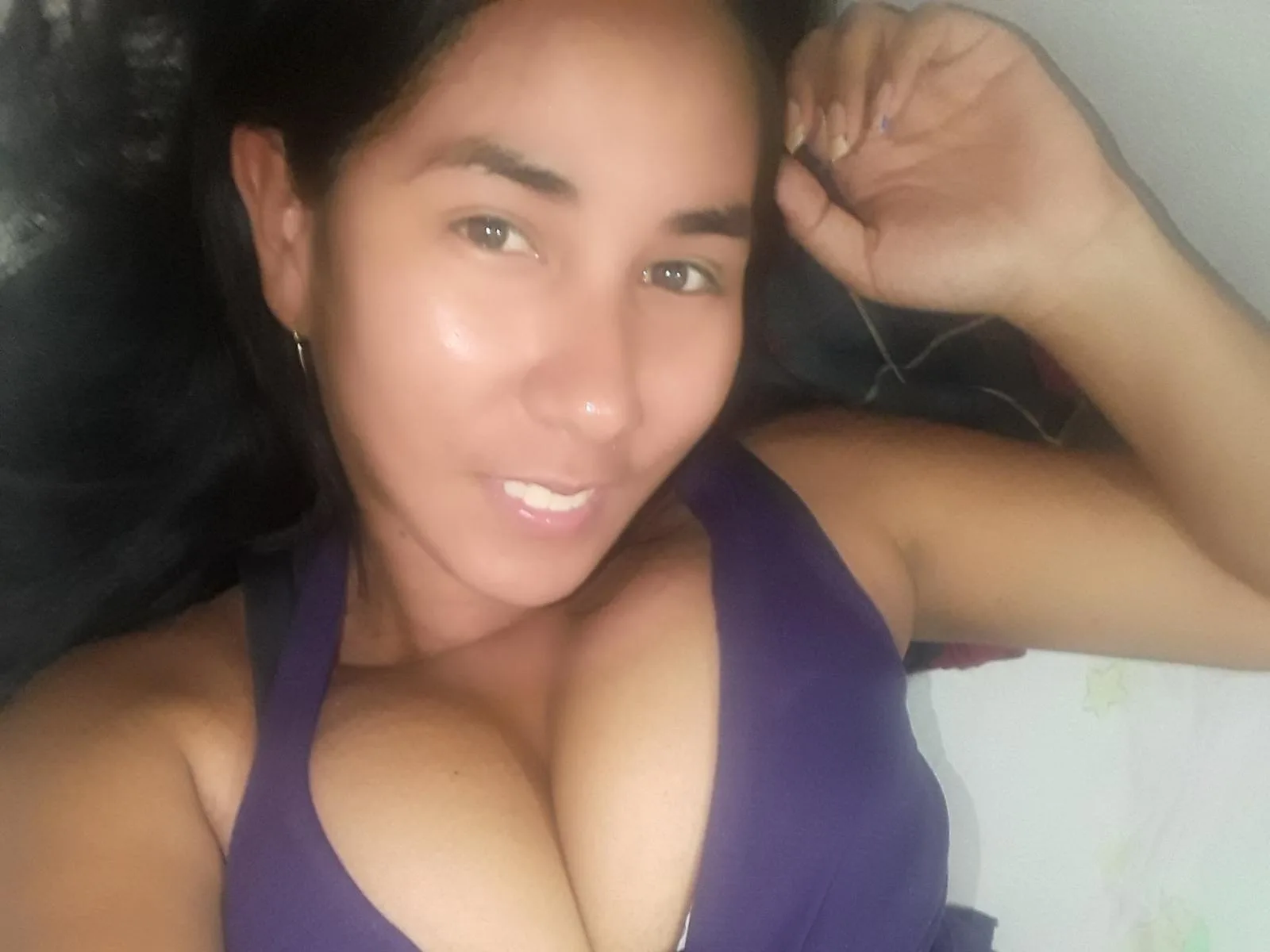 Naturalbigtits camgirl live amateur webcam